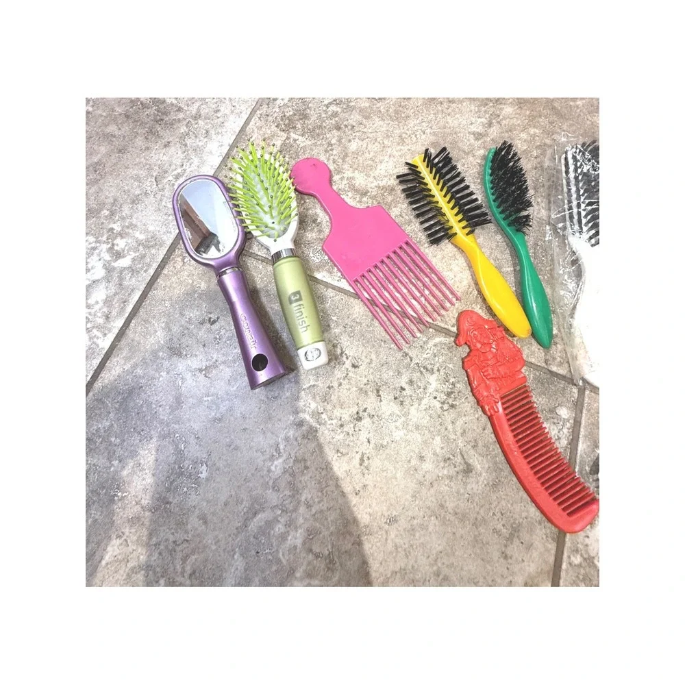 Vintage Hair Brushes & Combs Lot Retro Plastic Vanity‎ Beauty Accessories